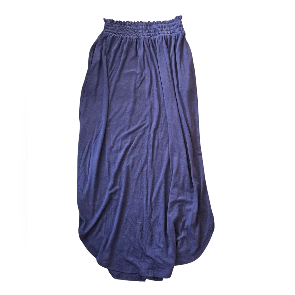 Navy maxi skirt with side slits and pockets